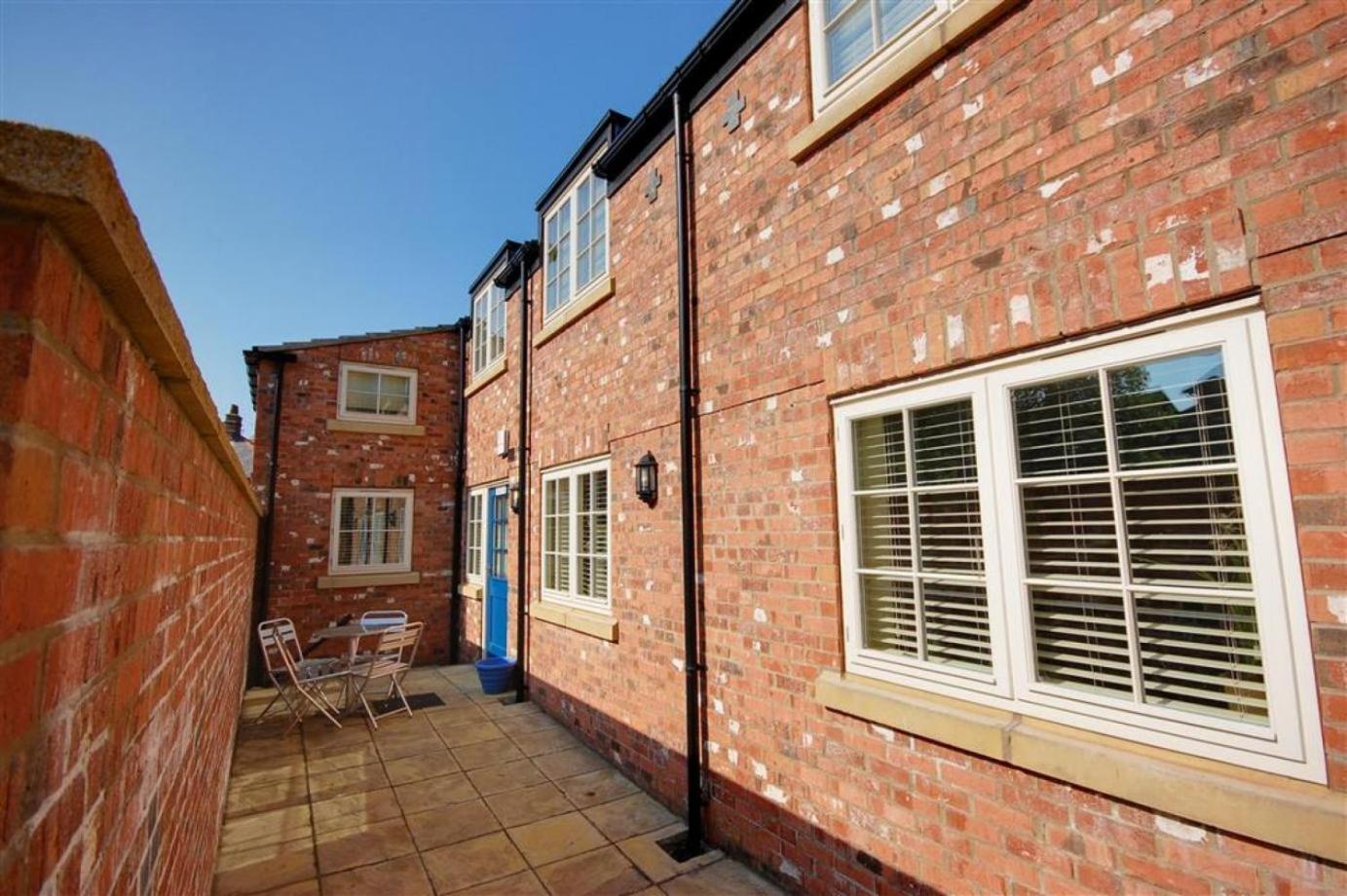 Hotties House - Two-Bed Cottage, Dog-Friendly & Off-Street Parking - Scarborough Eksteriør billede