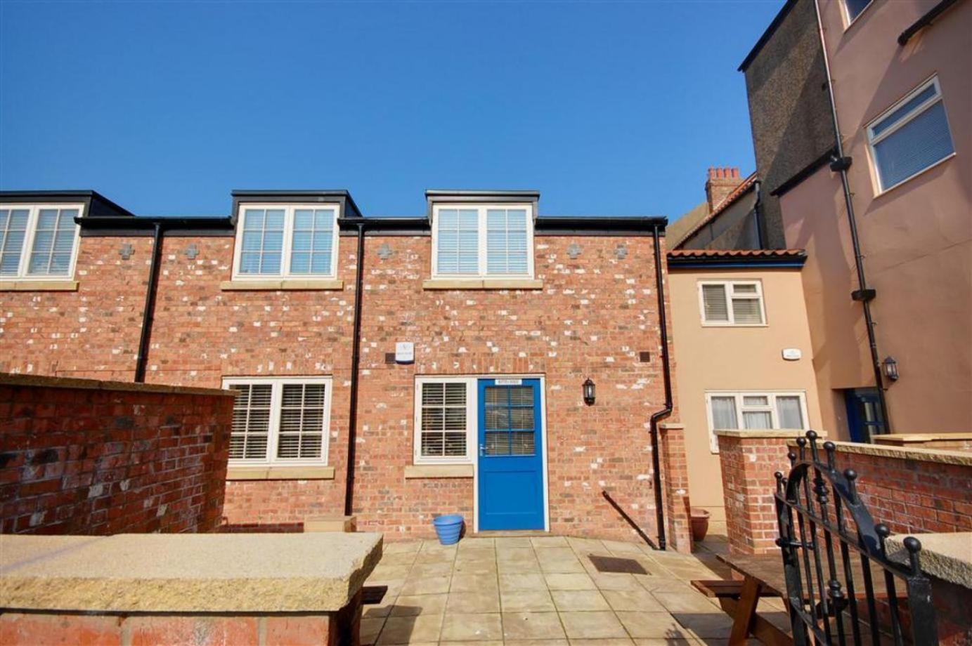 Hotties House - Two-Bed Cottage, Dog-Friendly & Off-Street Parking - Scarborough Eksteriør billede